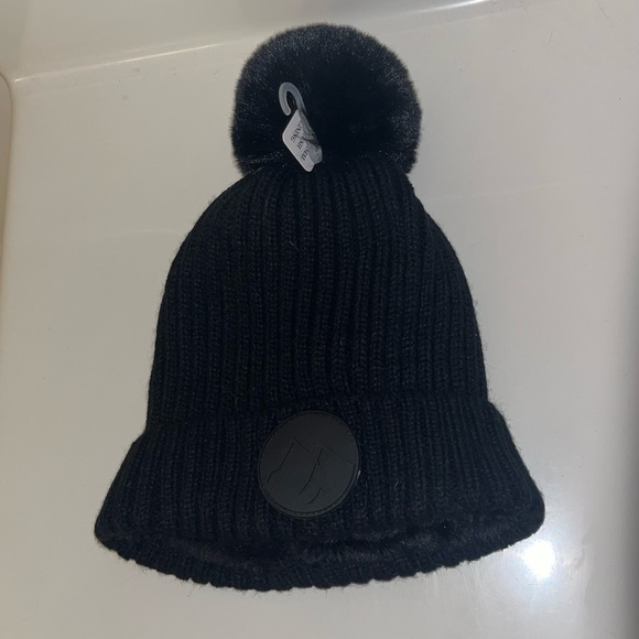 Other - Black Pom-Pom Knit Beanie